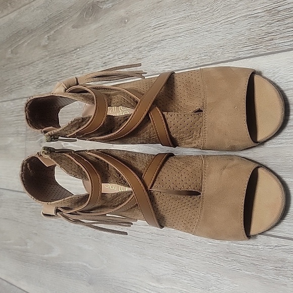 Franco Sarto Fina Tan Suede Booties Size 6 1/2 - Picture 5 of 9